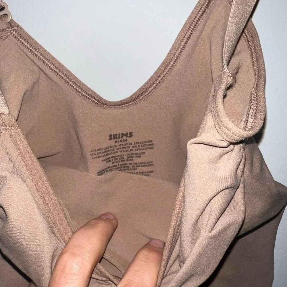 SKIMS SEAMLESS SCULPT MID THIGH BODYSUIT SIENNA NUDE MEDIUM NEW
